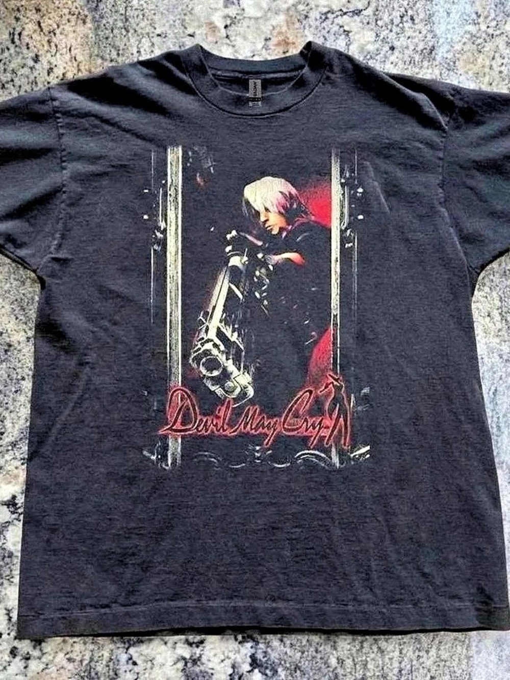 Gildan Graphic Short Sleeve Tee in Black